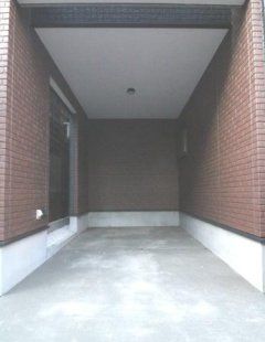 駐車場　エントランス