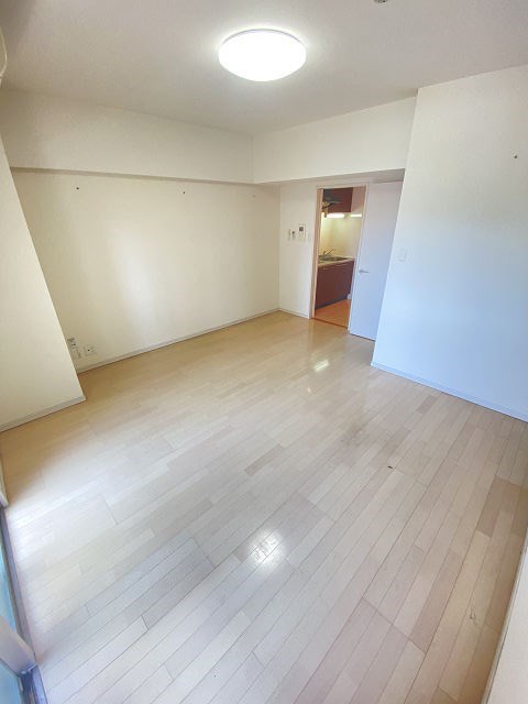 その他部屋・スペース　落ち着いた色調の寝室です