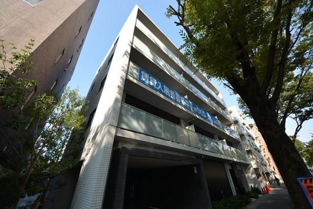 建物外観　★駅徒歩４分ほど★