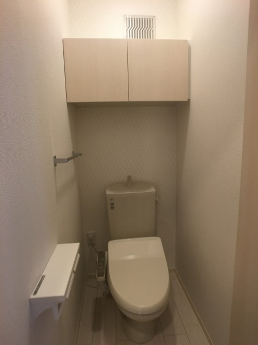 トイレ　温水洗浄暖房便座