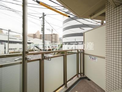 バルコニー　陽当たり良好なバルコニーです