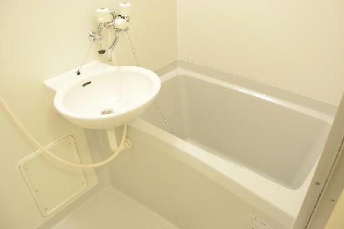 バス・シャワールーム　一日の疲れを癒せます