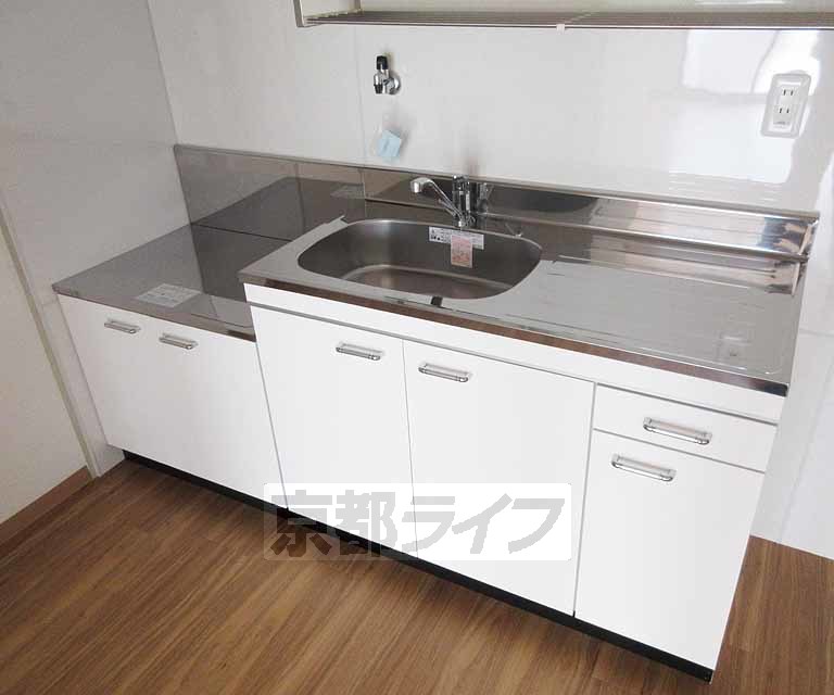 キッチン　広々使いやすいキッチンです。