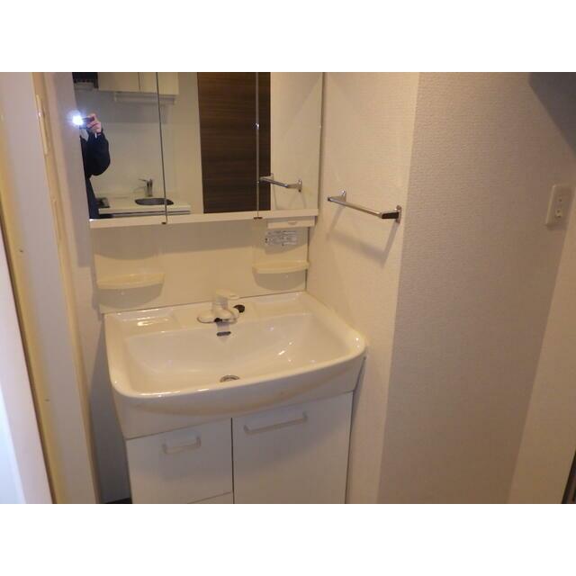 洗面設備　参考写真（同物件別部屋）