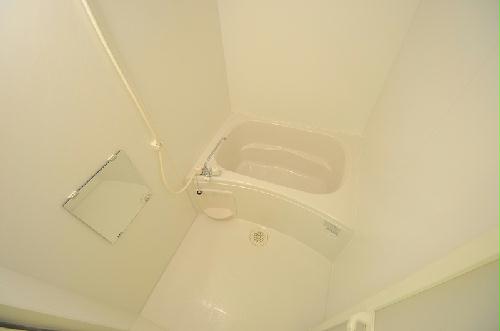 バス・シャワールーム　バス・トイレ別のお部屋です