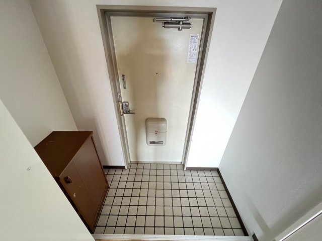 玄関　麦島建設本社ビル