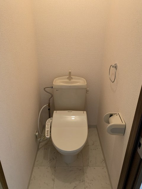 トイレ　温水洗浄便座付きでおすすめ！