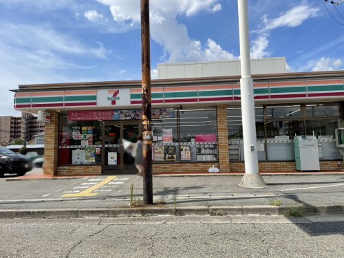 コンビニ　セブンイレブン 西宮柳本町店（コンビニ）まで562m