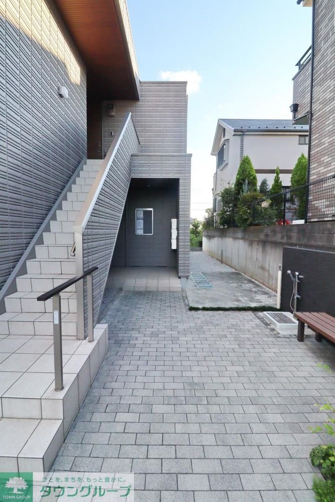 エントランス　エントランス