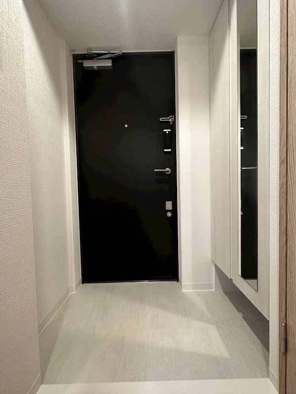 エスリード神戸三宮ヒルズの玄関写真
