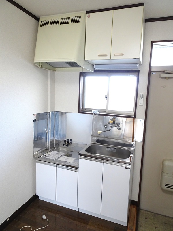 キッチン　※202号室の室内写真となります。現況優先。