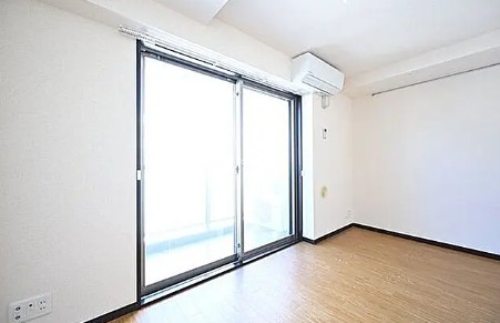 居室・リビング　※別部屋の参考写真です。