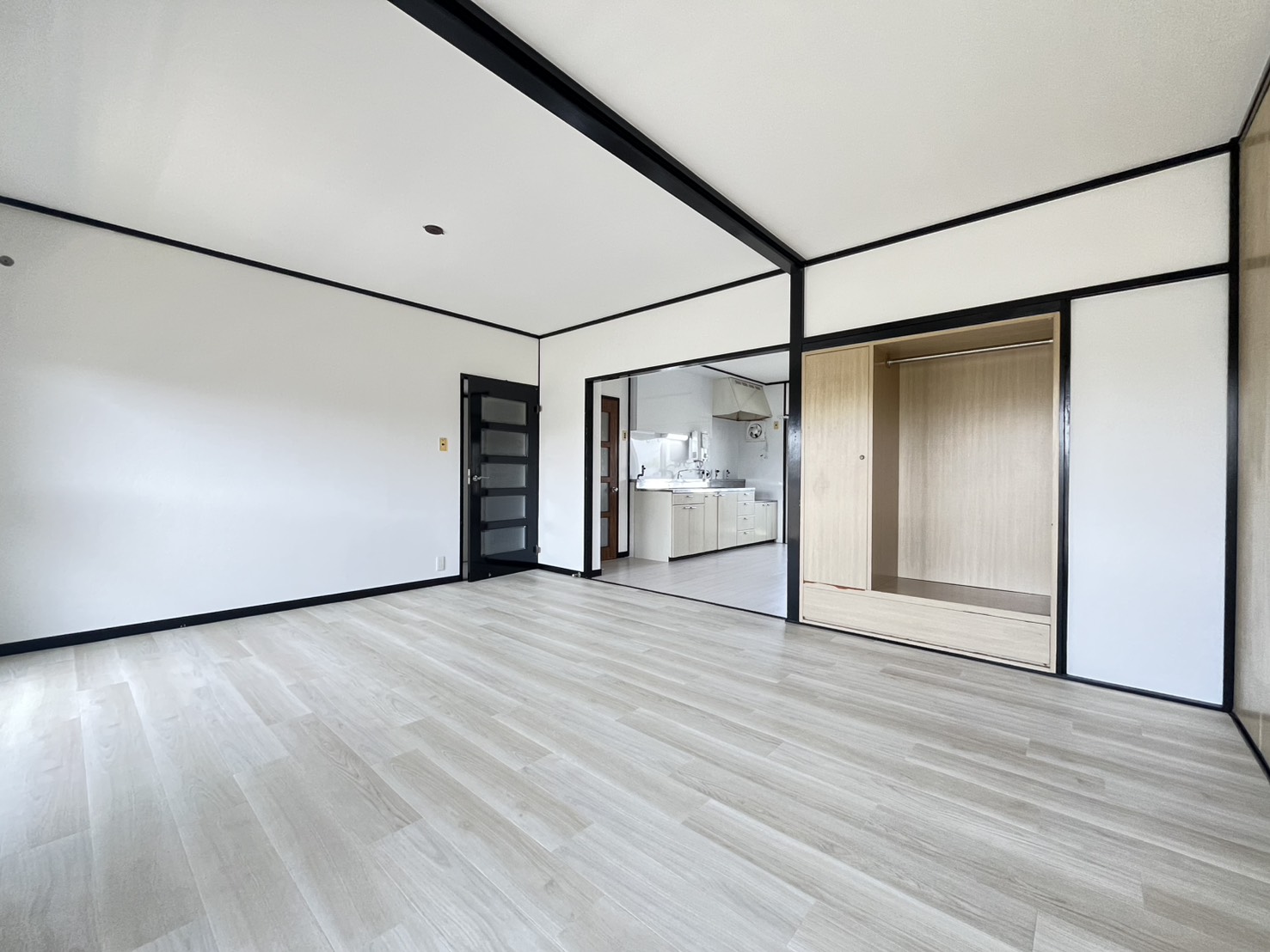 新多聞第3住宅208号棟の居間写真
