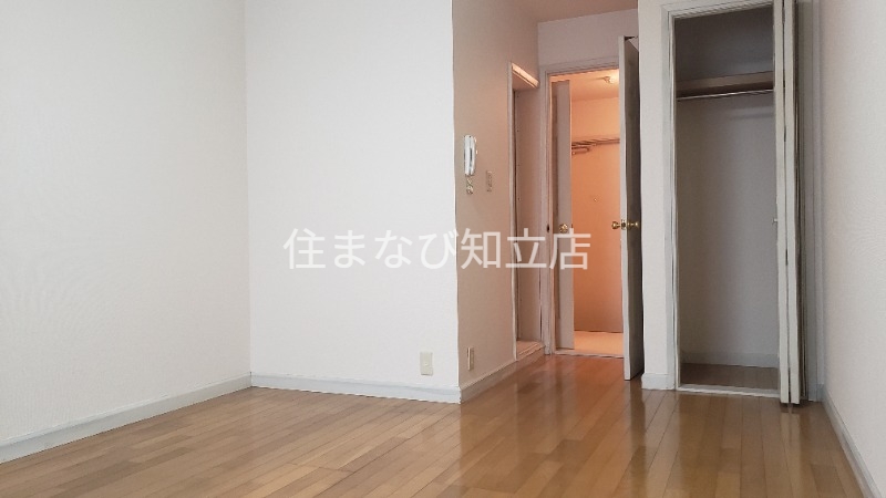 居室・リビング　同型別部屋写真