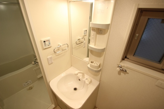 洗面設備　※他部屋の写真です。