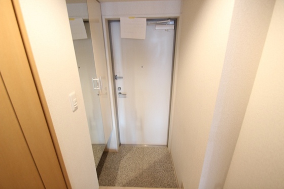 玄関　※他部屋の写真です。