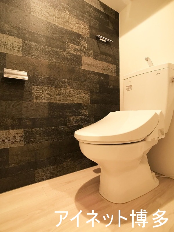 トイレ　ウォシュレット付き