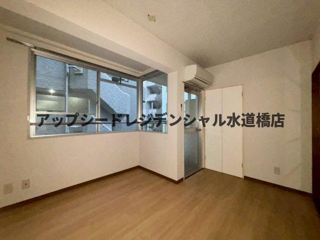 居室・リビング　※別室参考写真です。全居室フローリング