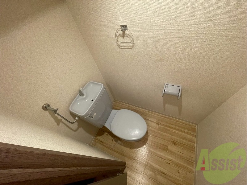 トイレ　こちらはトイレです。清潔感があり、安心して使用できます。