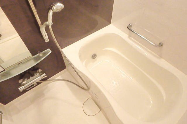バス・シャワールーム　追焚機能付浴槽完備