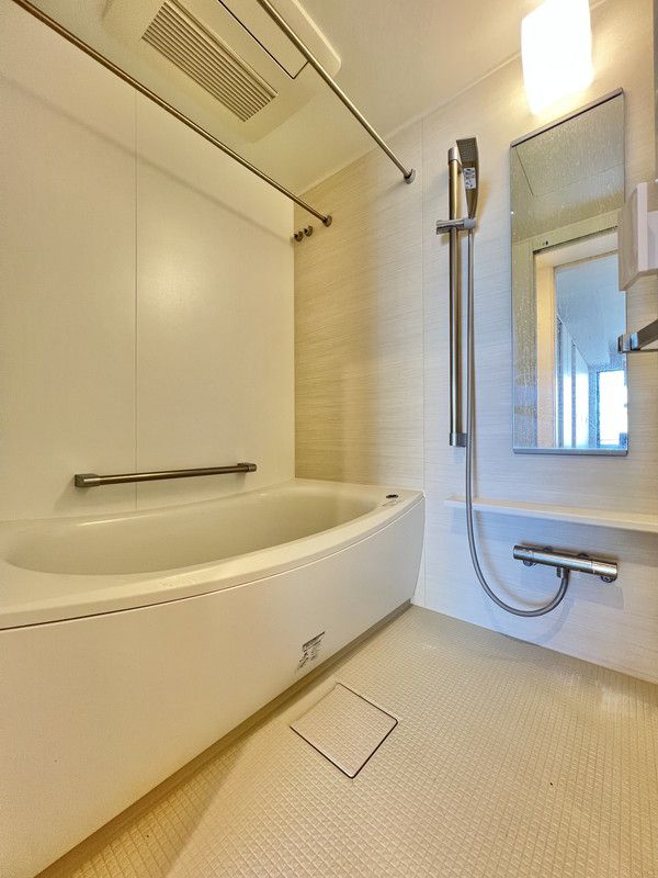 バス・シャワールーム　※別部屋の参考写真です。