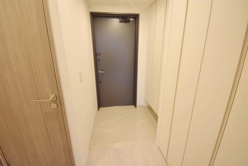 玄関　※別部屋の参考写真です。