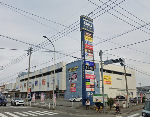 ドラックストア　サンドラッグ コマーシャルモール博多店（ドラッグストア）まで423m