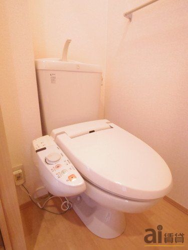 トイレ　※同仕様写真