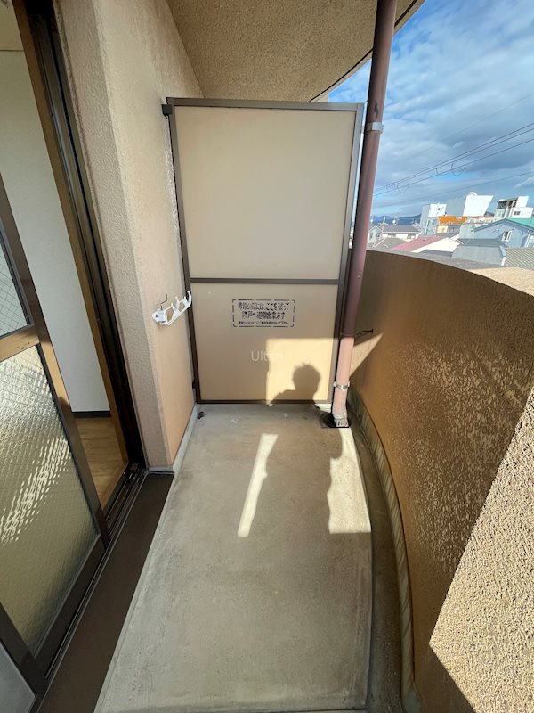 バルコニー　違うお部屋の写真です。ご参考までに
