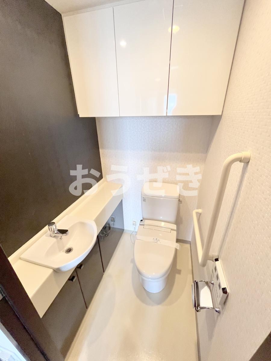 トイレ　※同仕様参考写真