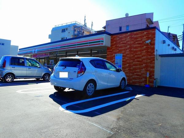コンビニ　セブンイレブン九産大前店（コンビニ）まで131m