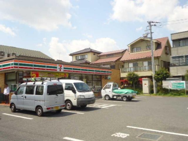コンビニ　セブンイレブン大宮三橋4丁目店（コンビニ）まで525m