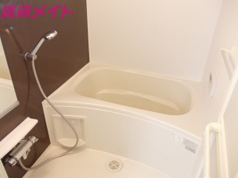 バス・シャワールーム　同型部屋写真です。