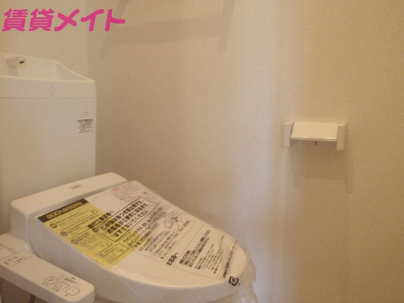 トイレ　同型部屋写真です。