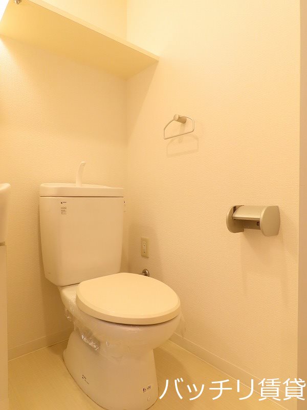 トイレ　※同マンション別部屋写真の為、