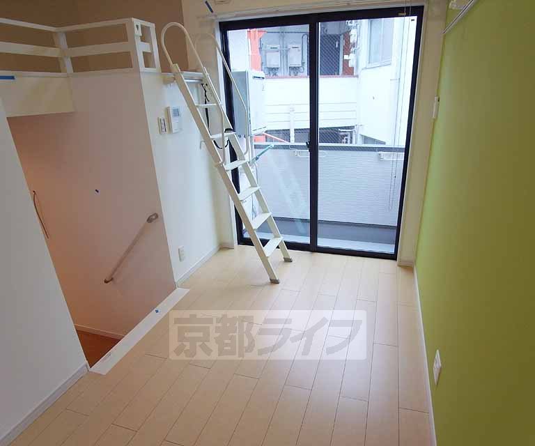 居室・リビング　オシャレなｓｋｉｐタイプの洋室です。