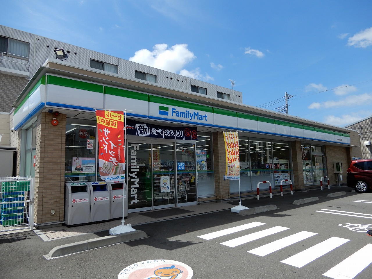 コンビニ　ファミリーマート横浜都筑池辺町店（コンビニ）まで233m
