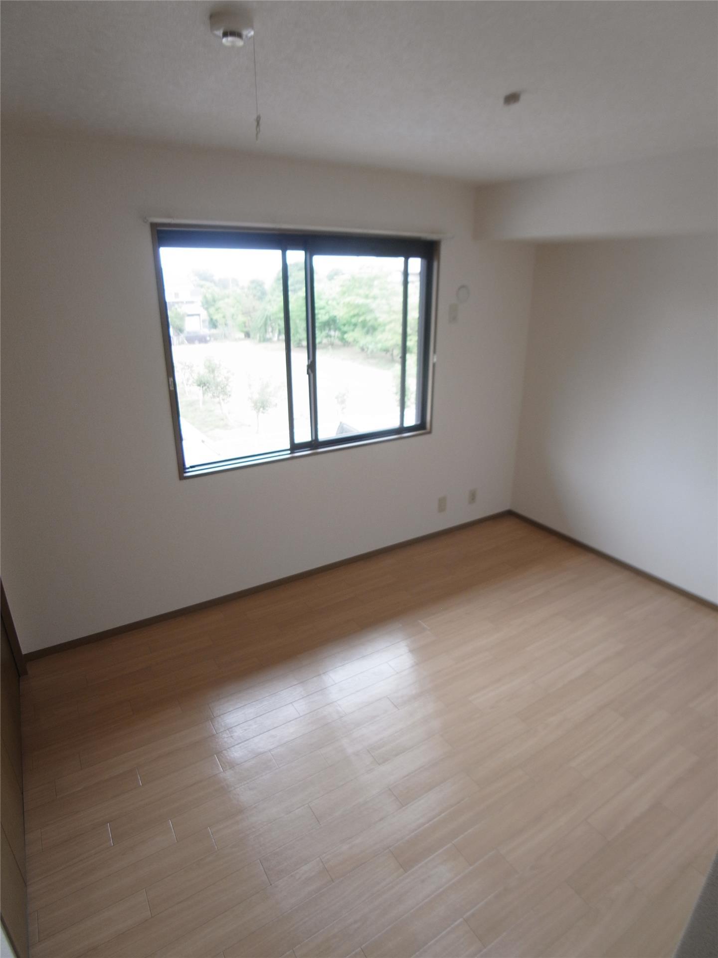 その他部屋・スペース　北側の洋室です。