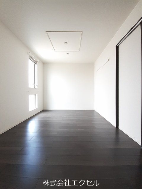 その他部屋・スペース　フローリングの室内です。