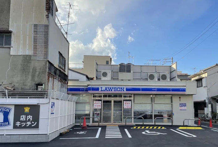 コンビニ　ローソン尼崎神田北通七丁目店（コンビニ）まで107m