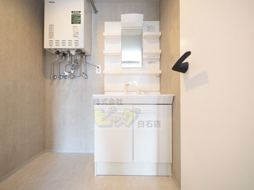 洗面設備　人気の設備シャンプードレッサーを完備しています♪