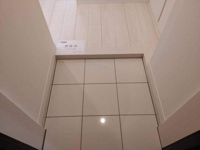 玄関　広い玄関スペース