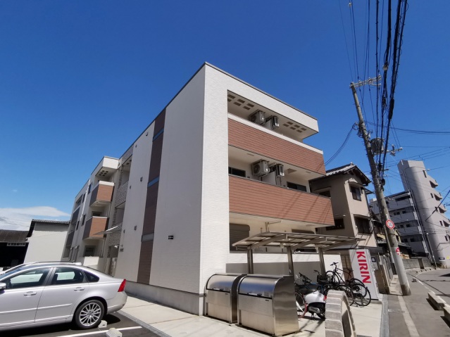 建物外観　駅ちか築浅物件