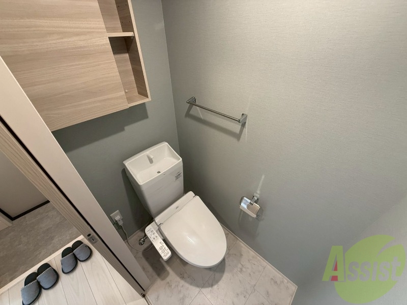 トイレ　トイレはウォシュレット機能付きです。安心して使用できますね。
