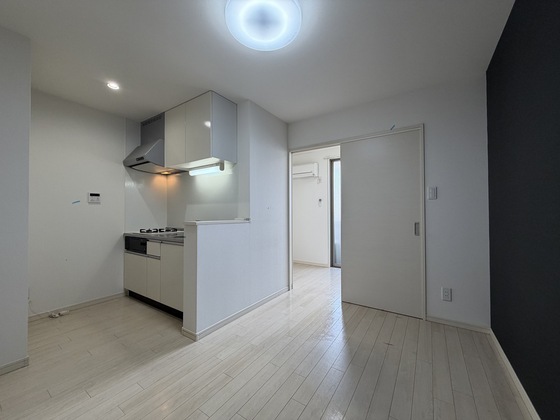 居室・リビング　※清掃前です。