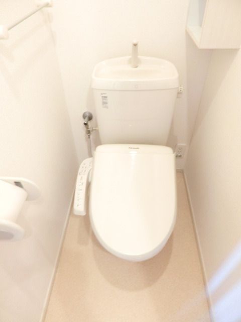 トイレ　清潔感のあるトイレになります