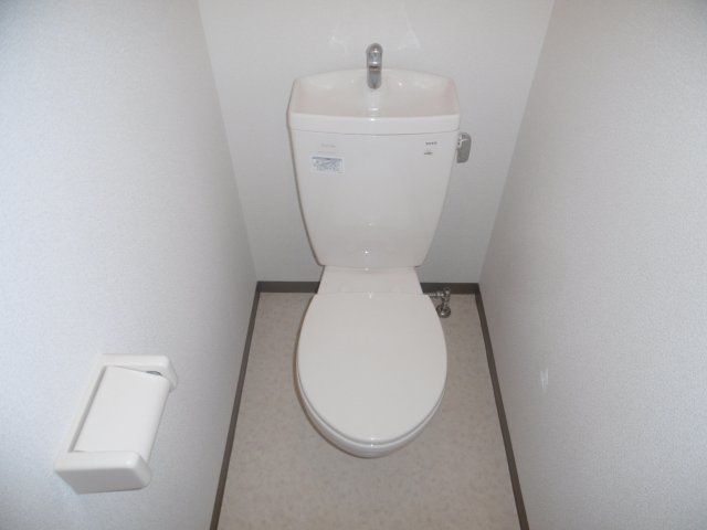 トイレ　ゆったりとした空間のトイレです