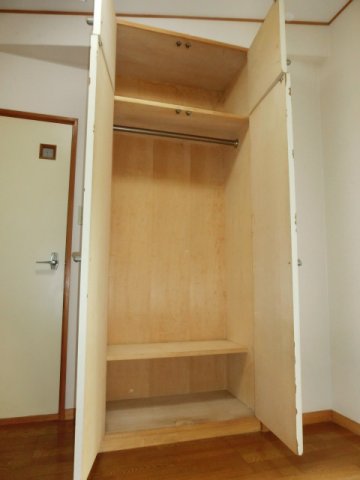 収納　クロゼットタイプの収納スペース。 （※内装前）