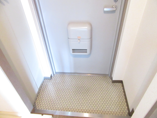 玄関　※室内は現況を優先します