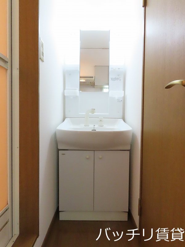 洗面設備　※写真は同型タイプの為現状を優先いたします